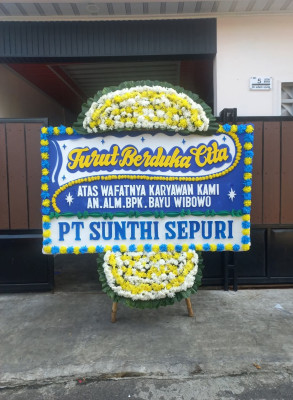 Papan Bunga Duka di Simpang Kanan